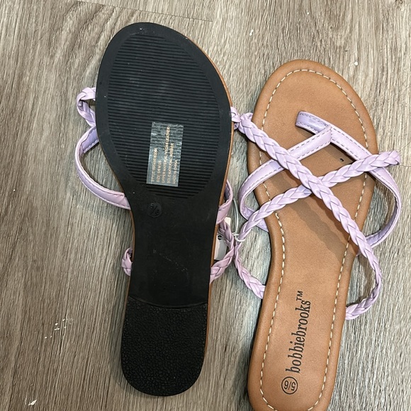 Woman’s Sandals 🩴 - Picture 2 of 4